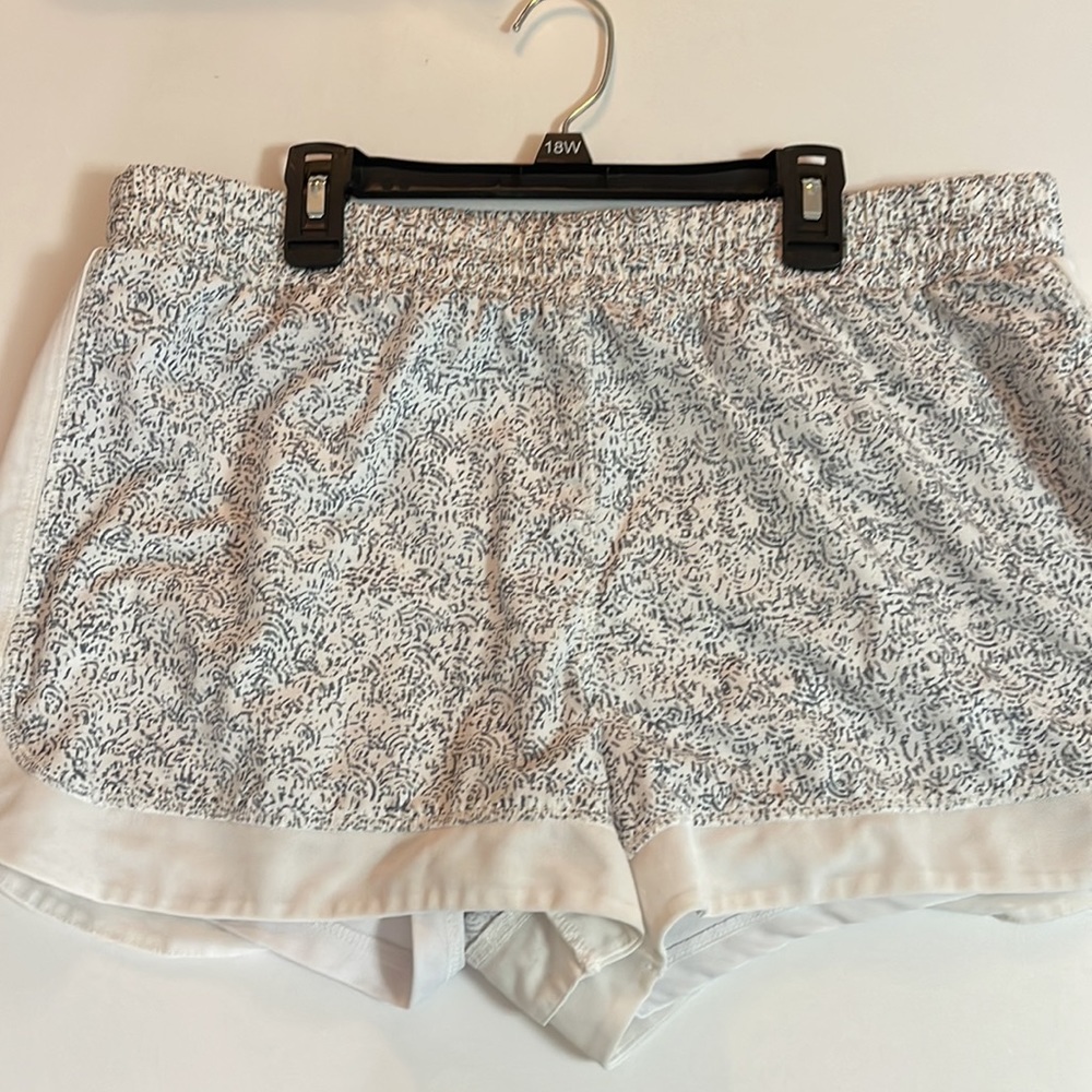 D25 Energy Zone shorts